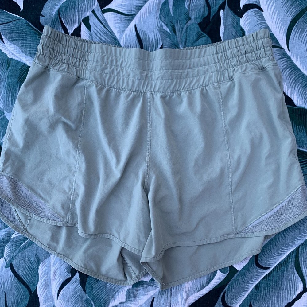 LULULEMON Hotty Hot HIGH-RISE Shorts - Rosemary Green